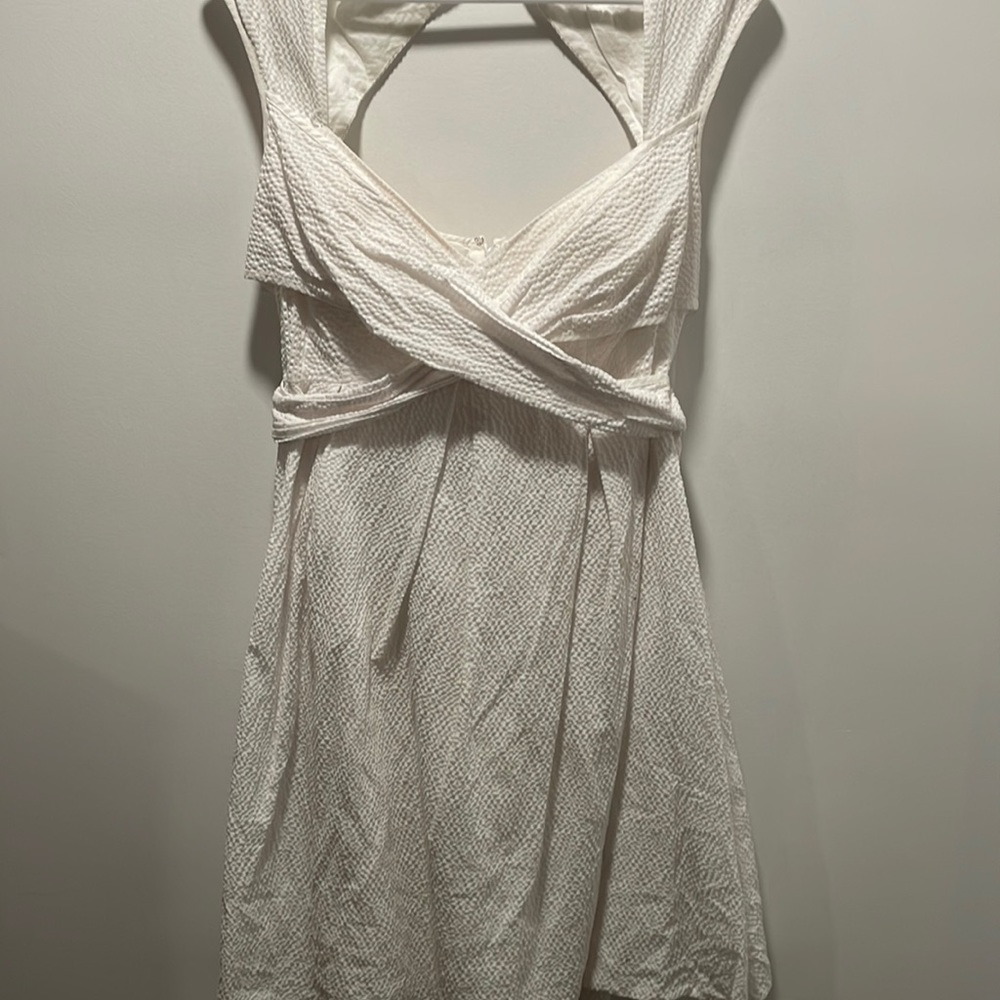 Jessica Simpson 14 white dress